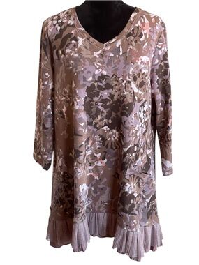LOGO LOUNGE BY LORI GOLDSSTEIN FRENCH  TERRY PLEATED CAMO TOP WITH LACE TRIM XL